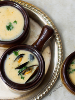 easy seafood chowder recipe.