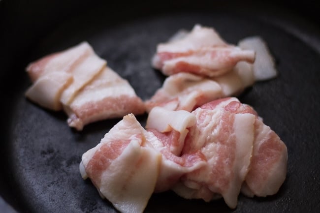 bacon in cast iron skillet