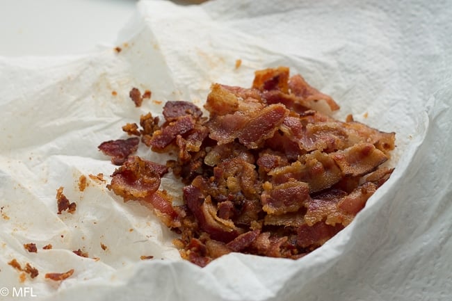 cooked bacon in paper towel 