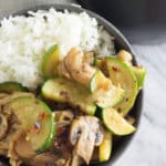 Zucchini Mushroom Chicken Recipe with tender chicken pieces in a delicous sauce. A restuarant favorite. #Chineserecipe #chickenrecipe #dinnerrecipe #copycatrecipes #pandaexpresscopycat #zucchini #mushroom #quickdinner #weeknightdinners #myforkinglife
