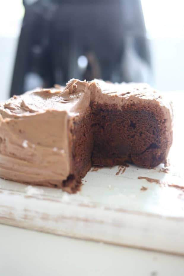 chocolate cake with frosting