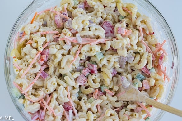 finished bowl of hawaiian salad