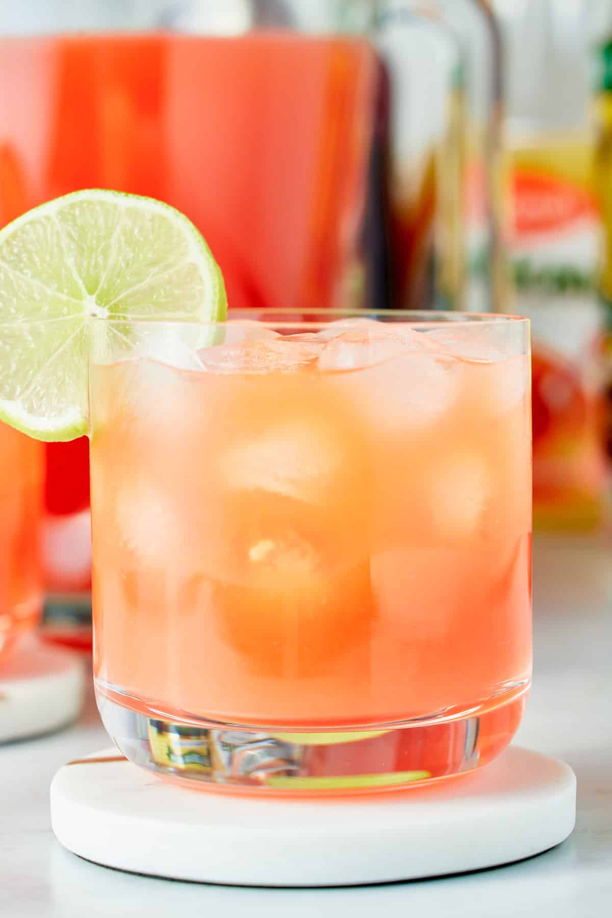 jamaican rum punch in glass with ice
