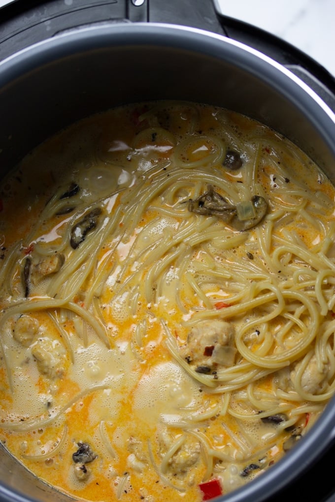 cooked chicken spaghetti in instant pot insert