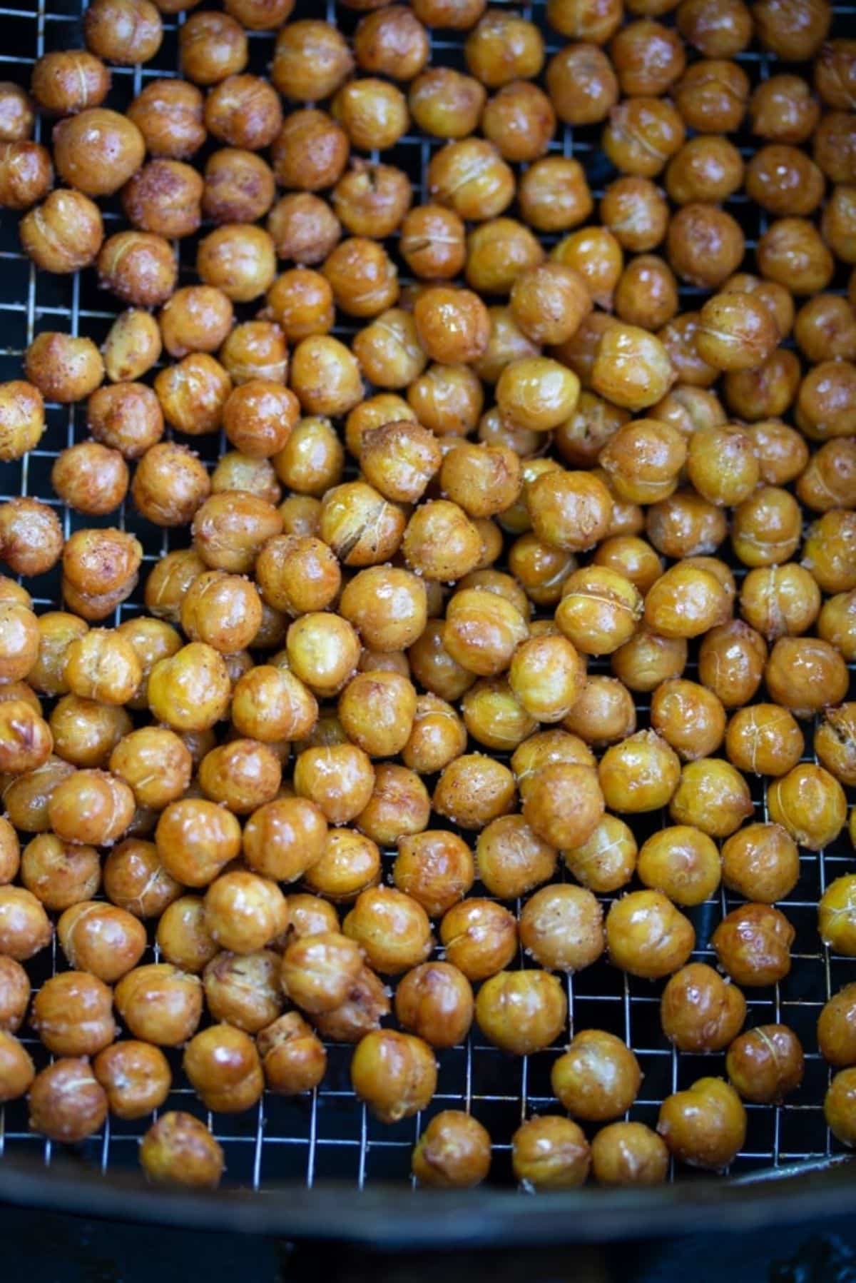 chickpeas in air fryer basket