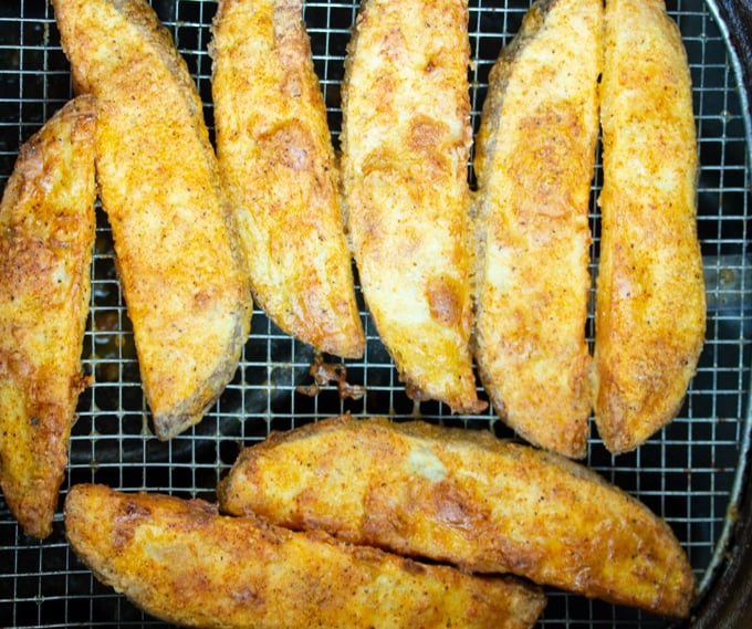 air fryer wedges in air fryer basket
