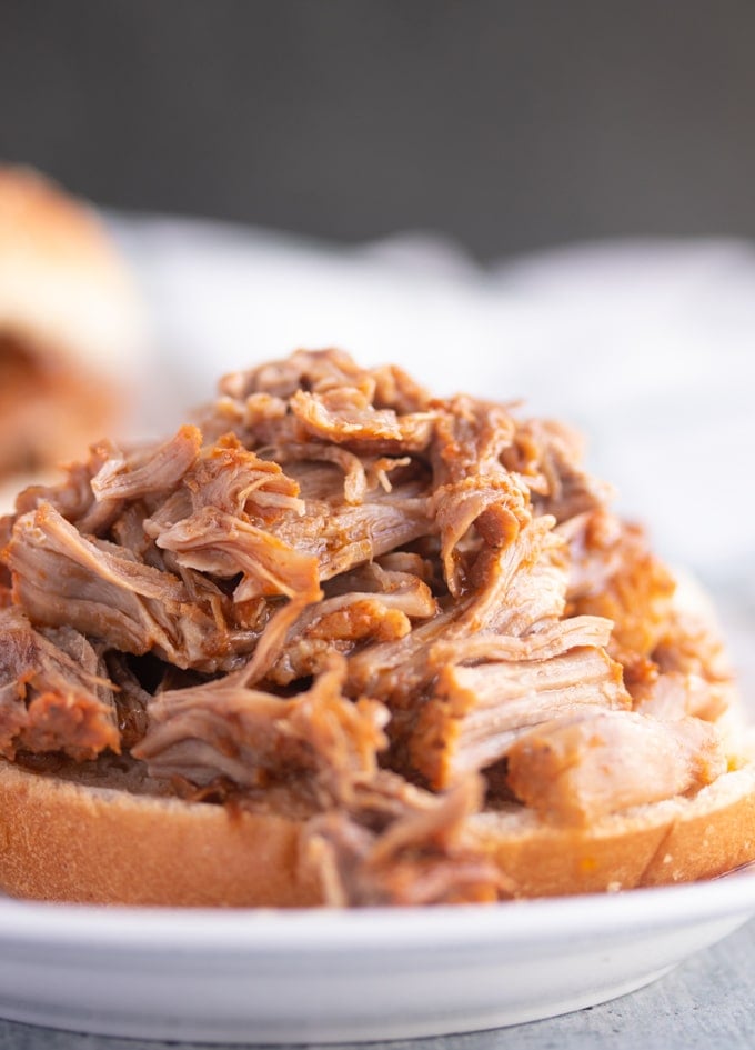 instant pot pulled pork on bread