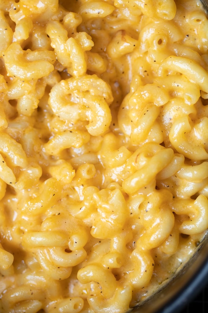 close up image of finished air fryer mac and cheese