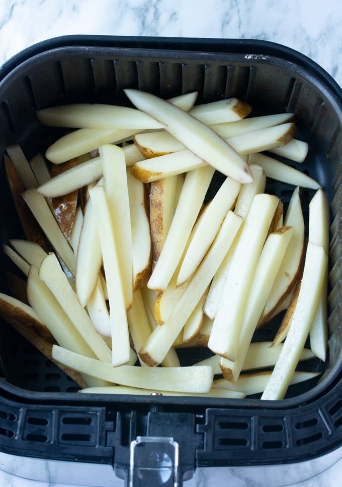 cut fries in air fryer basket