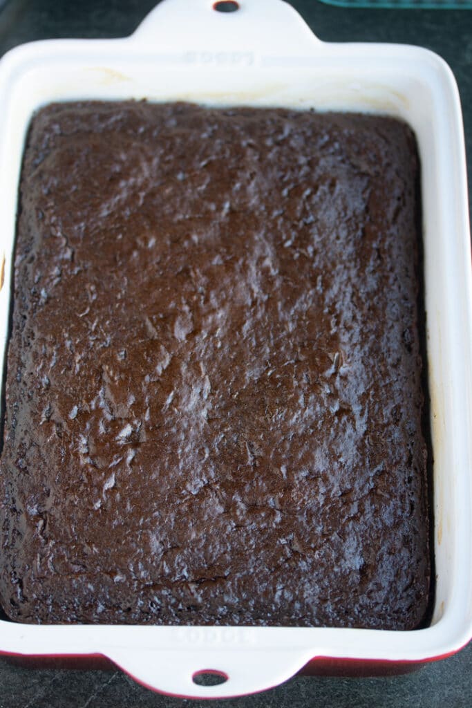 finished cola cake without frosting