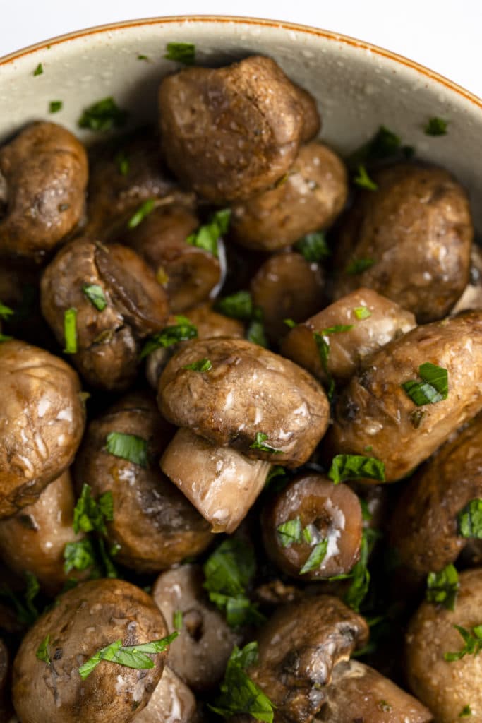 close up ohoto of garlic herb mushroom