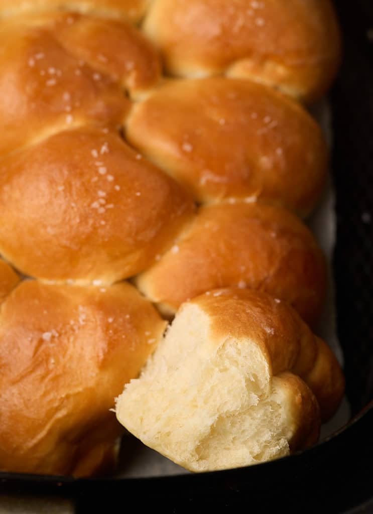 Baked dinner rolls.