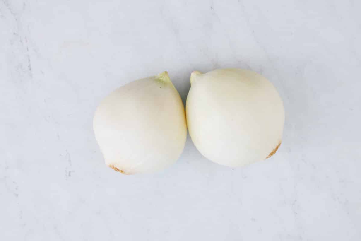 white onions on white background