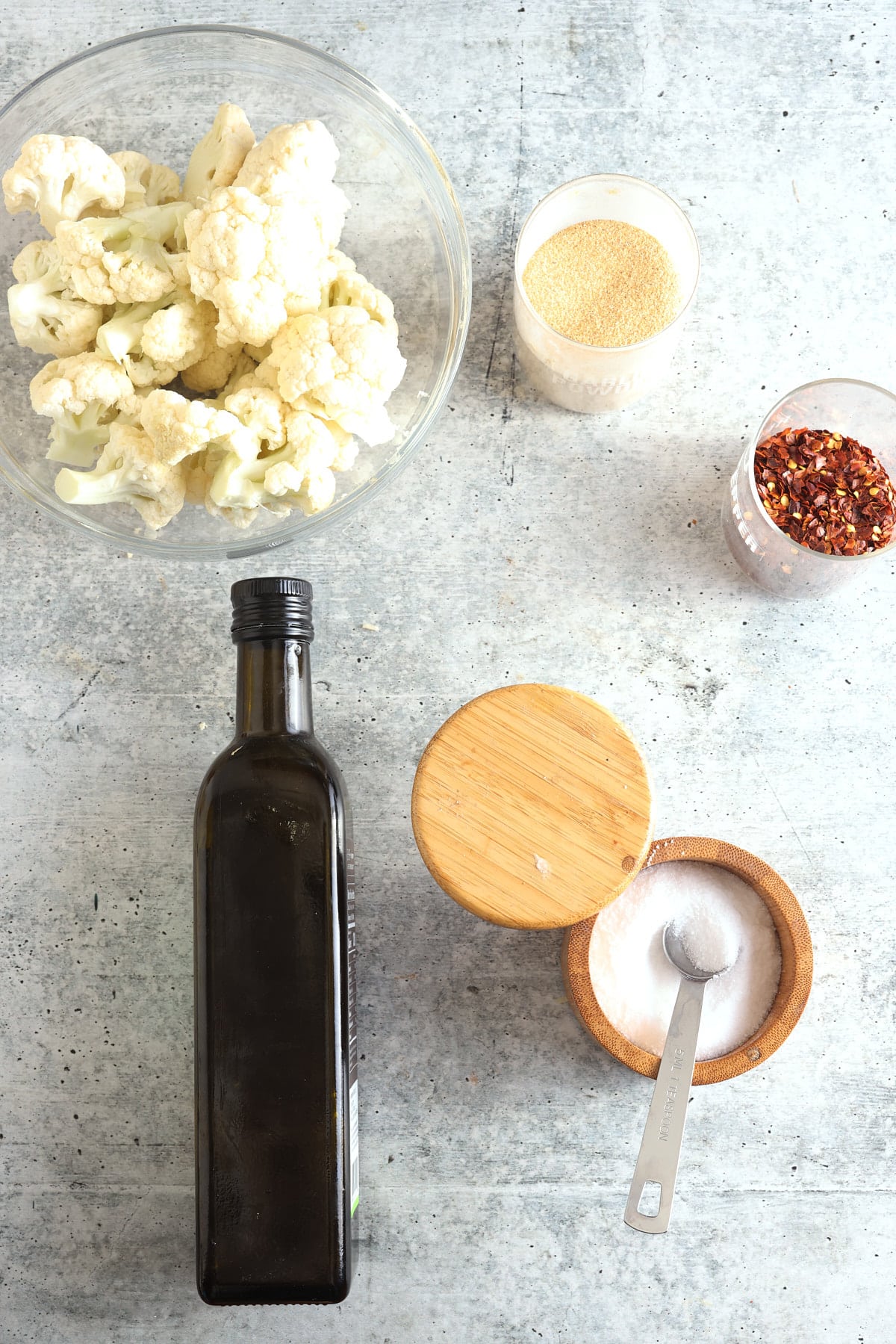 oven roasted cauliflower ingredients.