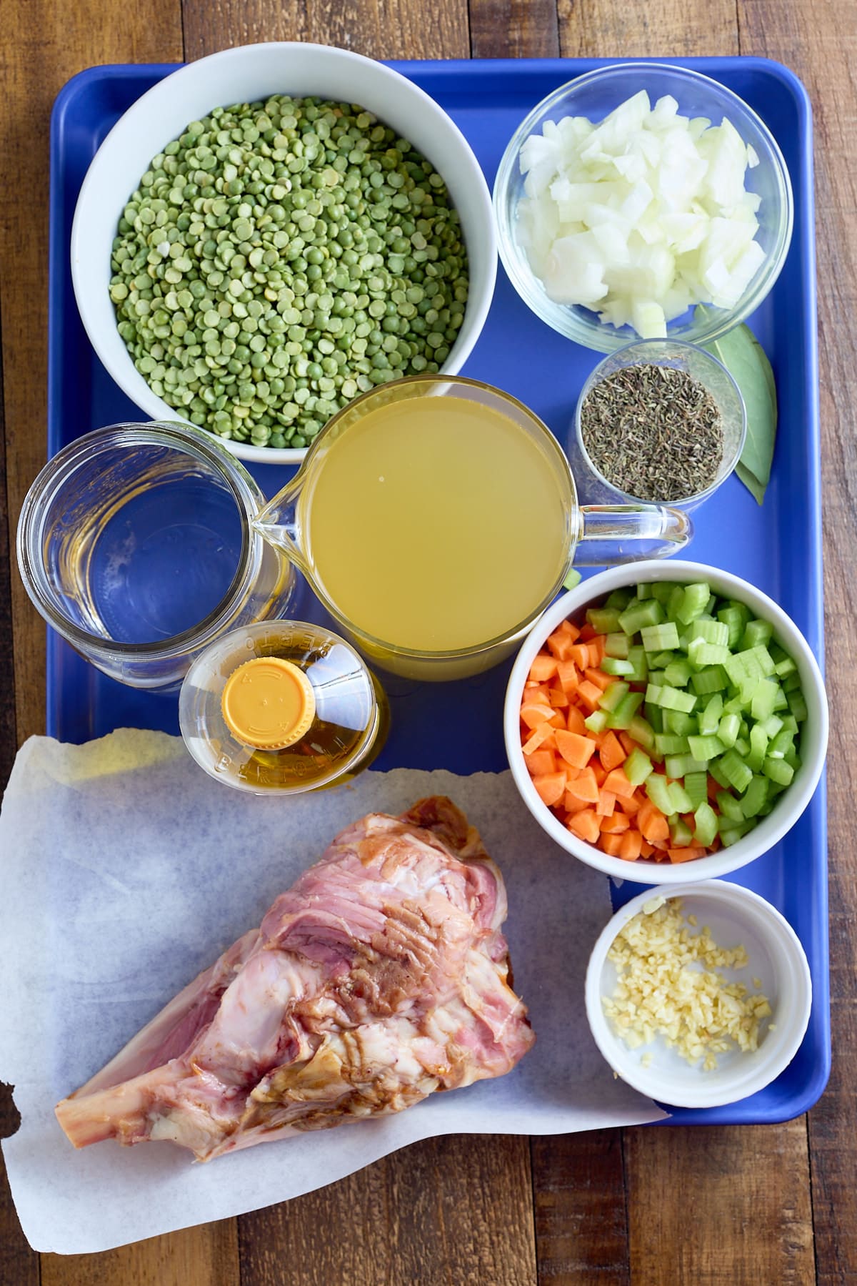 Split pea soup with ham ingredients.