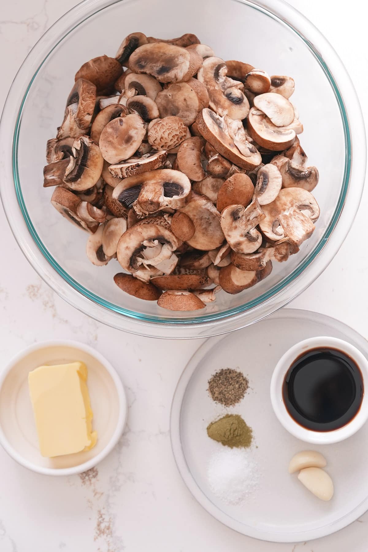 ingredients for sauteed mushrooms.