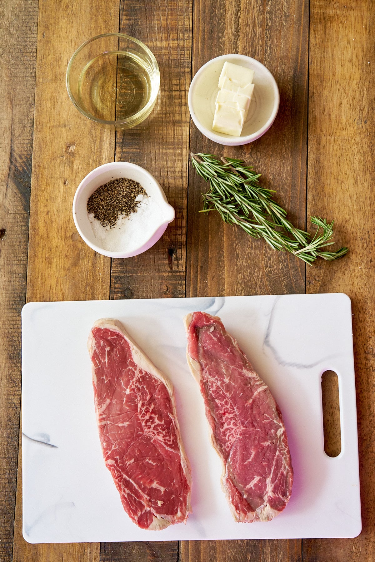 Pan seared steak recipe ingredients.