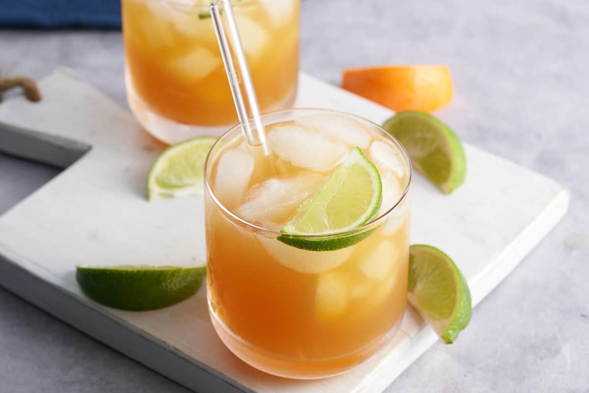 planters punch drink cocktails