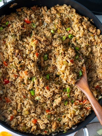 ground chicken and rice ina skillet