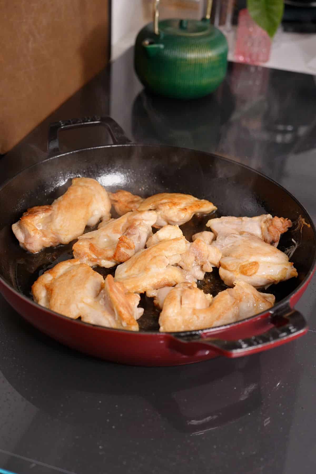 chicken sear in skillet
