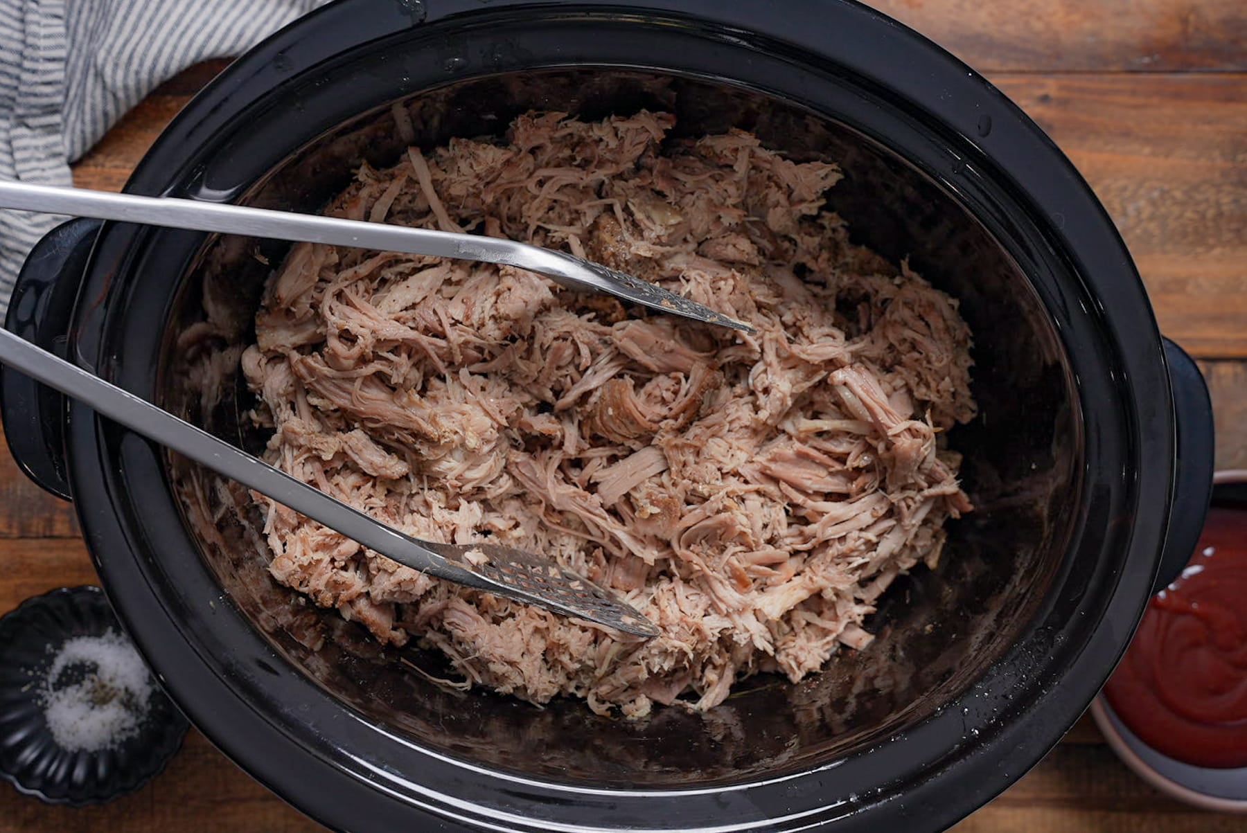 Pulled pork in slow cooker insert