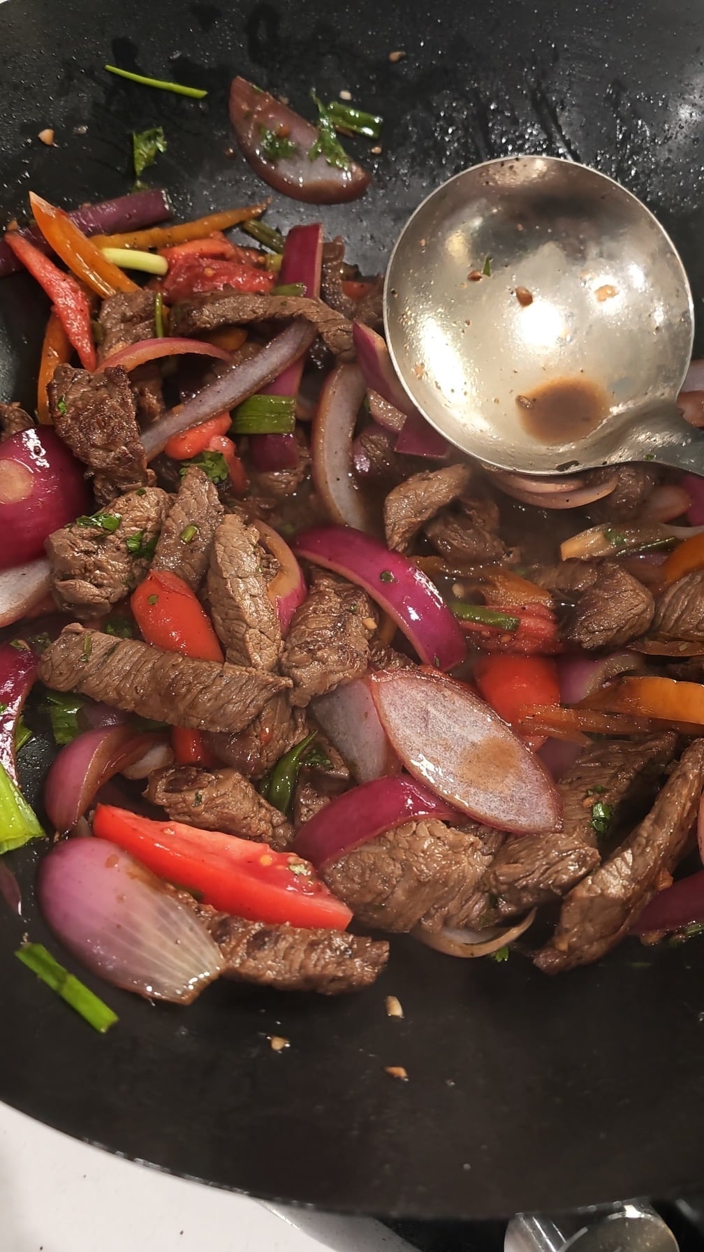 stir fry beef in wok